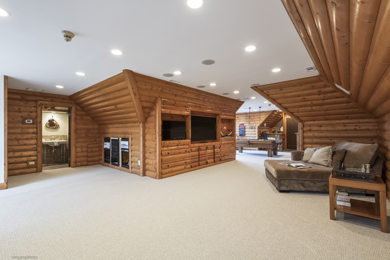 10 Old Hart Road, Barrington Hills, IL 60010