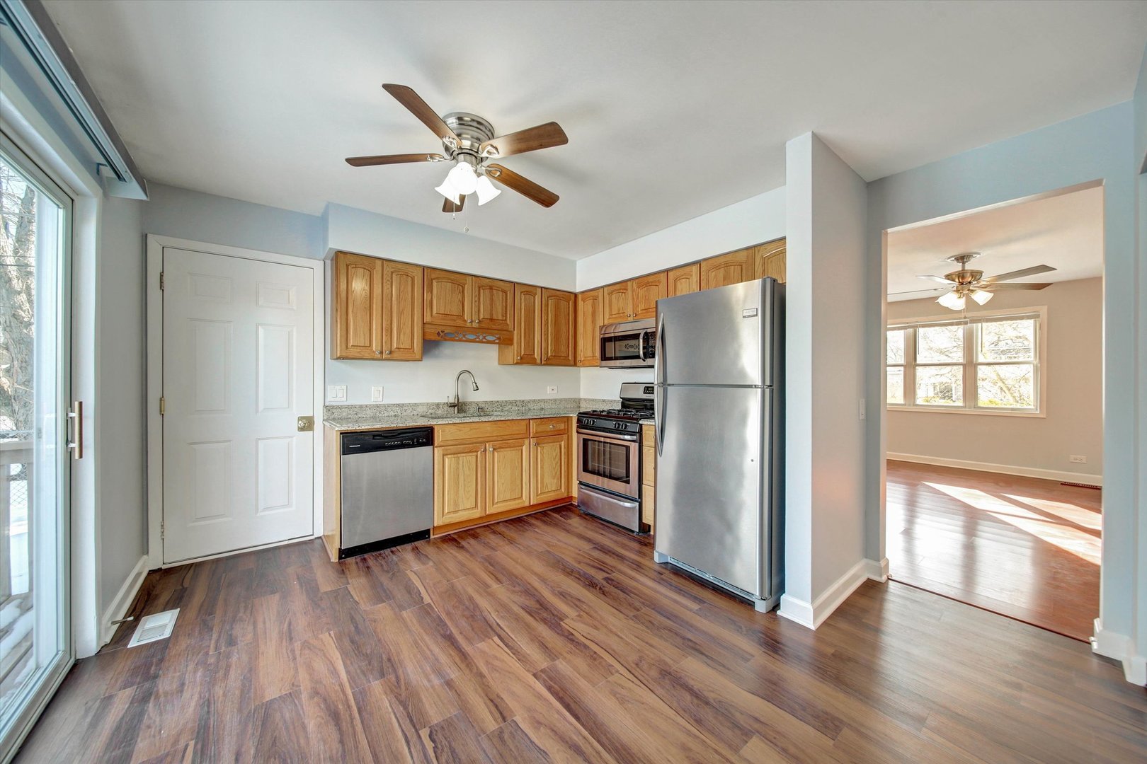 1906 Fairfield Road, Lindenhurst, IL 60046