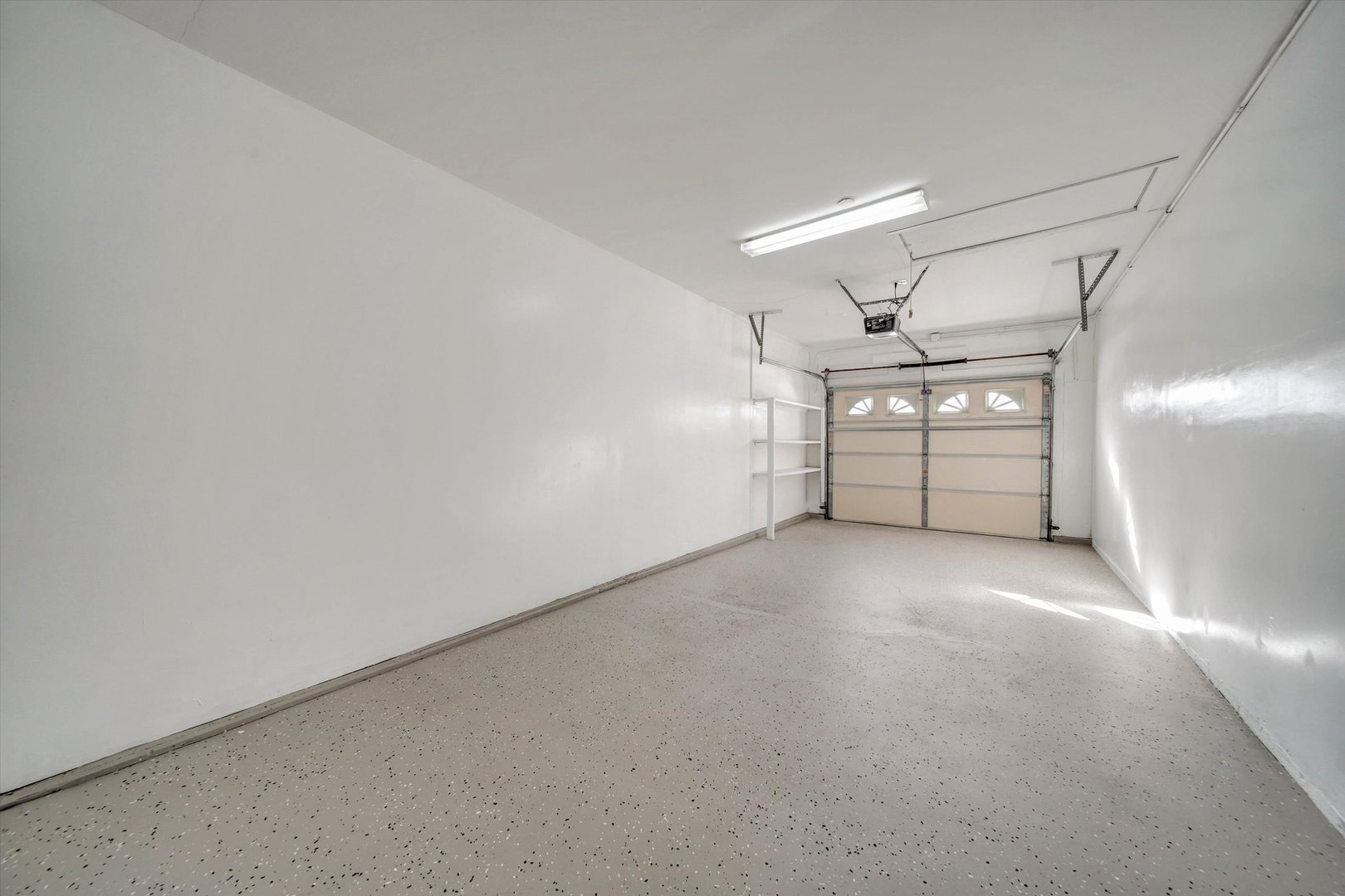 1906 Fairfield Road, Lindenhurst, IL 60046