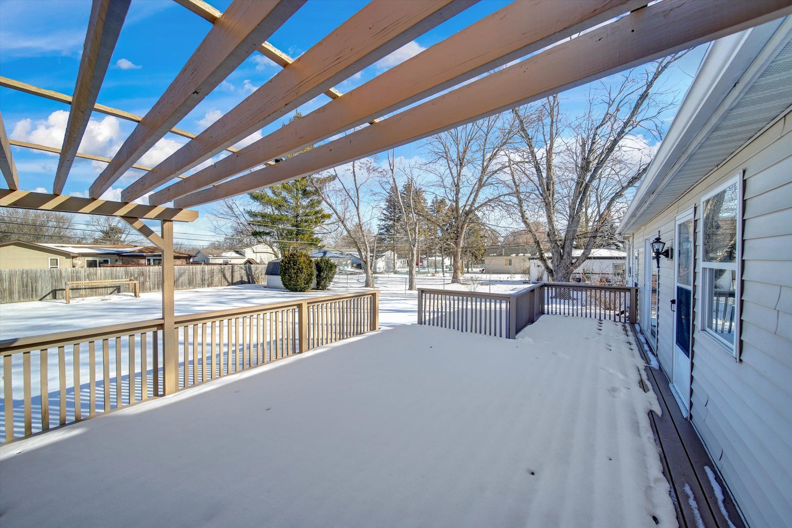 1906 Fairfield Road, Lindenhurst, IL 60046