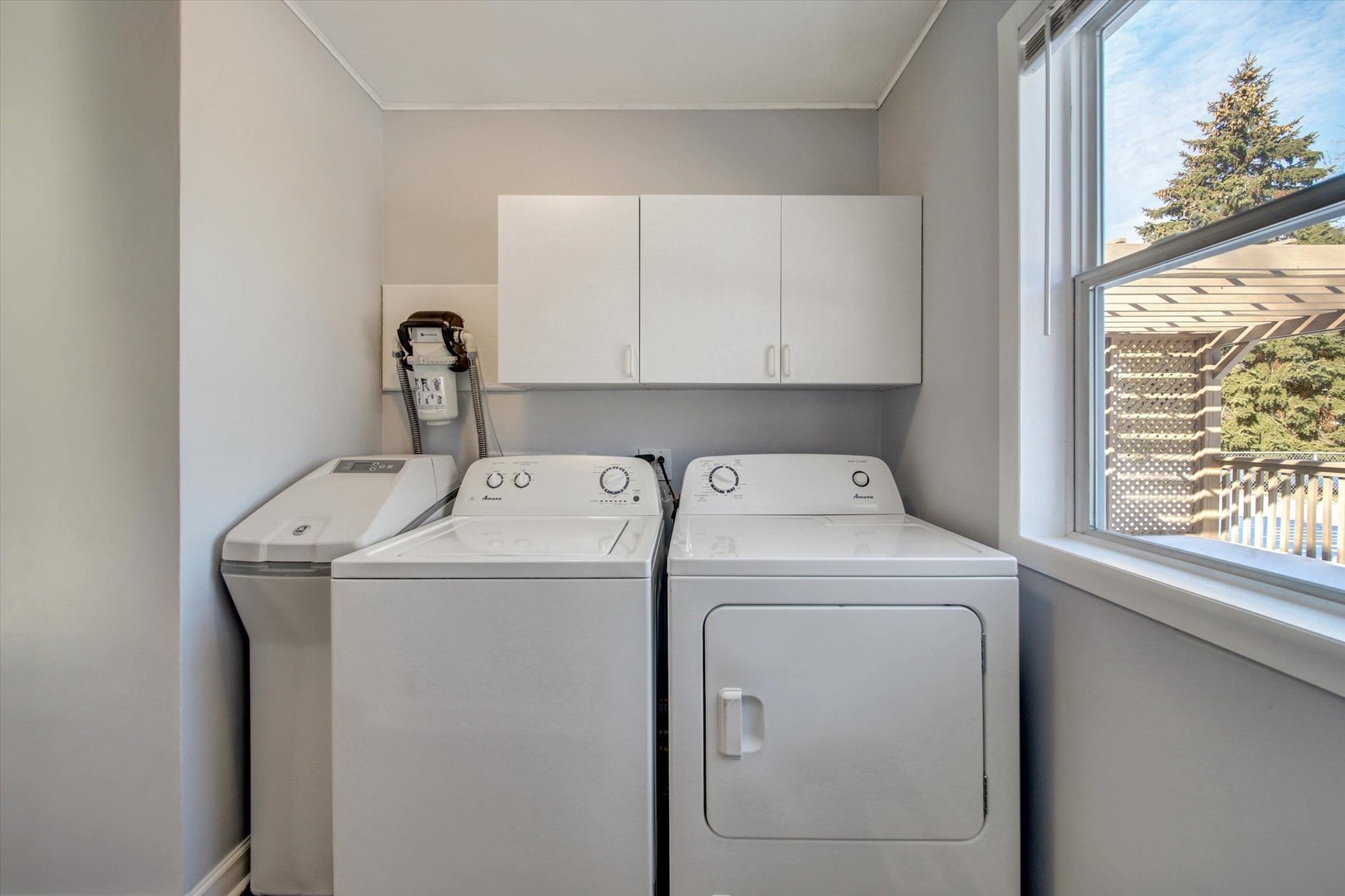 1906 Fairfield Road, Lindenhurst, IL 60046