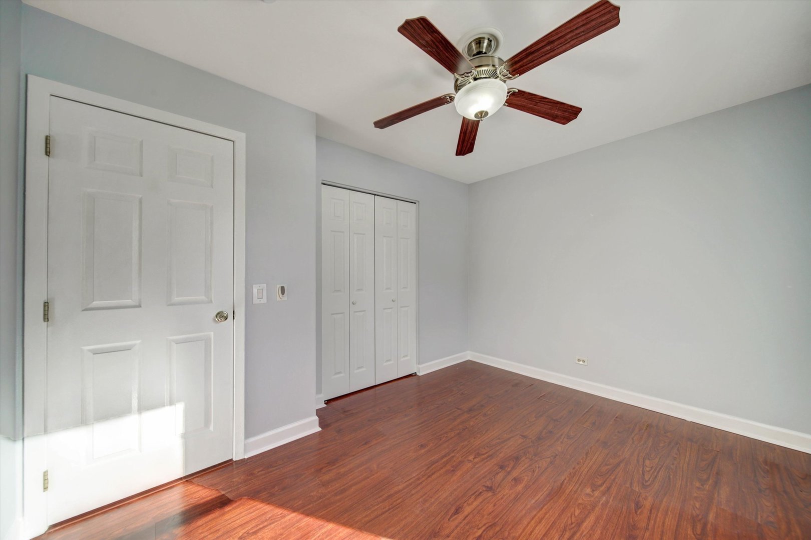 1906 Fairfield Road, Lindenhurst, IL 60046