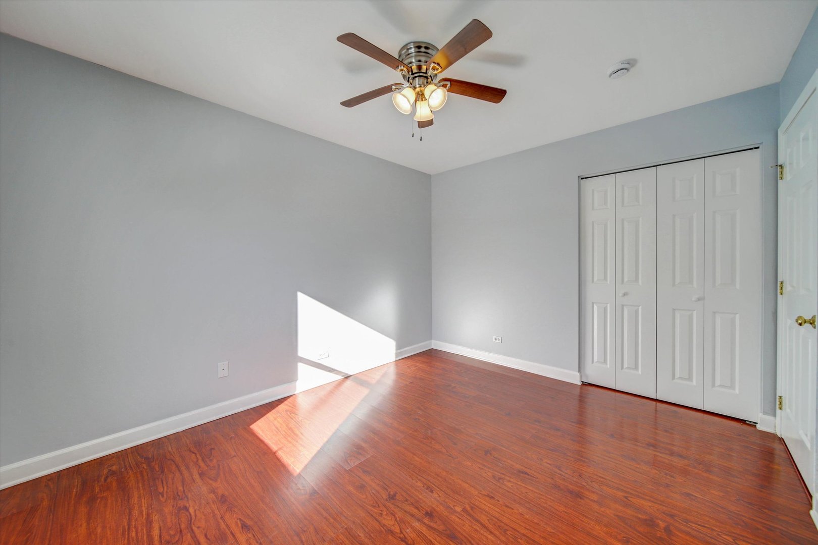 1906 Fairfield Road, Lindenhurst, IL 60046