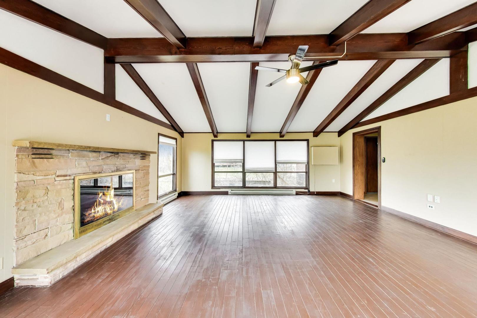 2917 VIRGINIA Avenue, McHenry, IL 60050