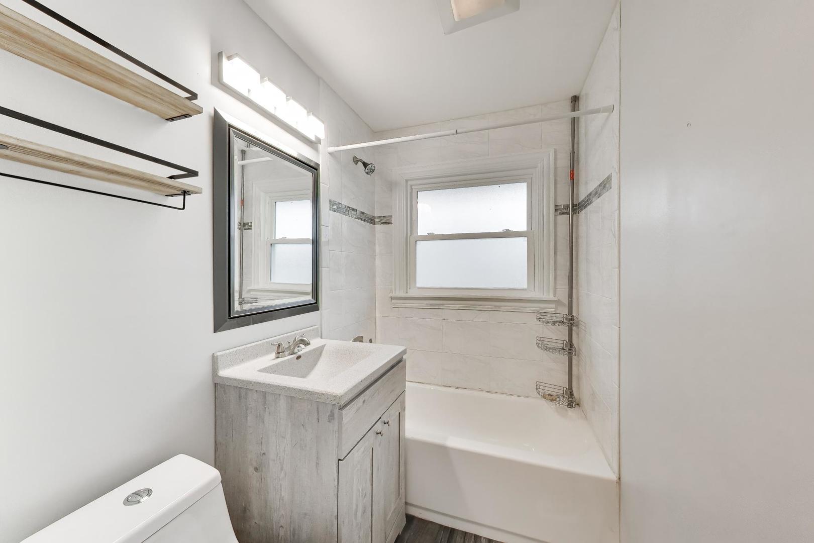 2917 VIRGINIA Avenue, McHenry, IL 60050