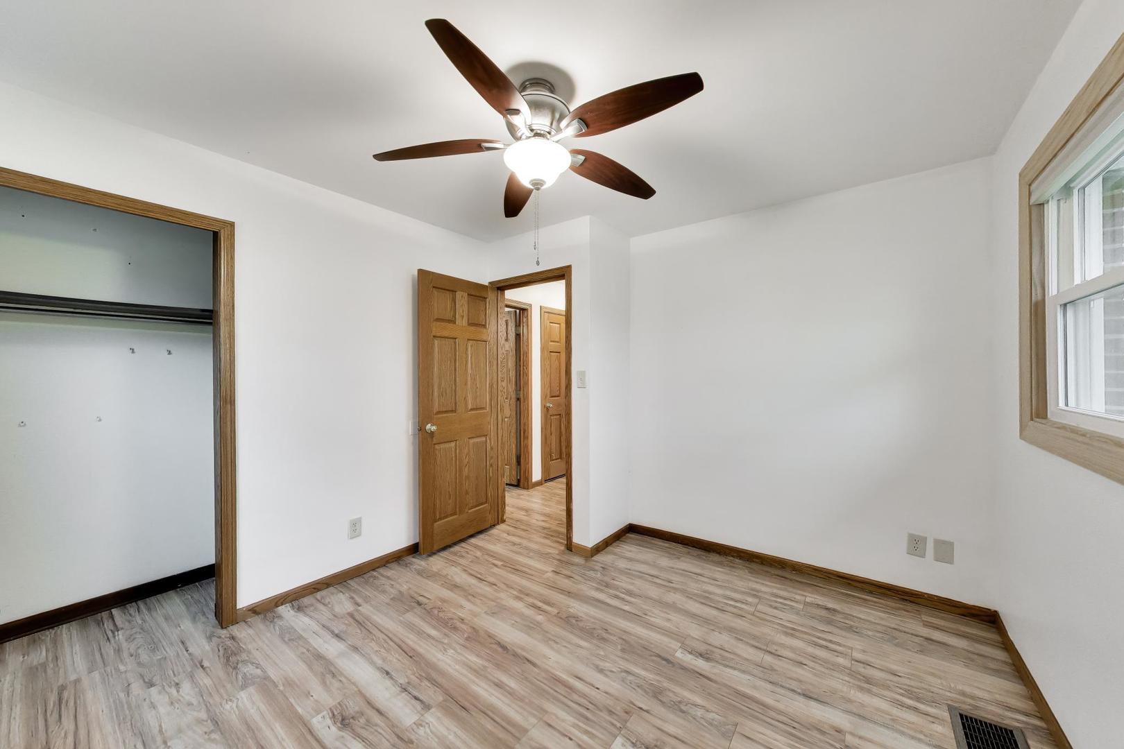 2917 VIRGINIA Avenue, McHenry, IL 60050