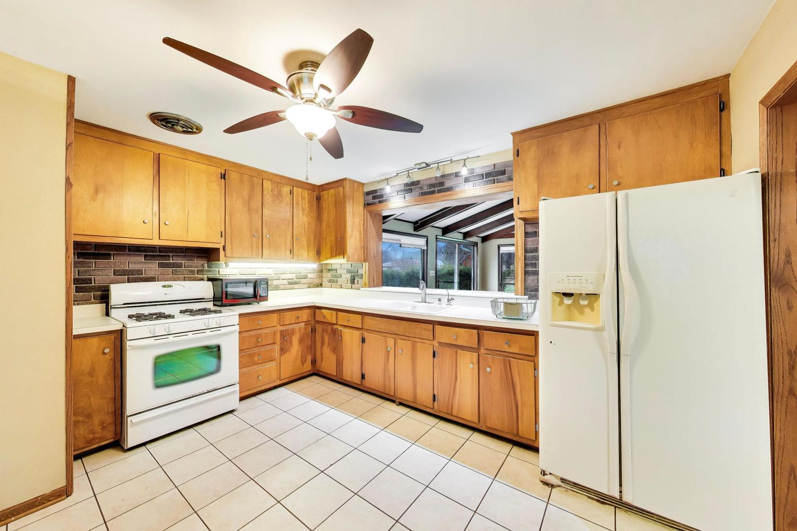 2917 VIRGINIA Avenue, McHenry, IL 60050