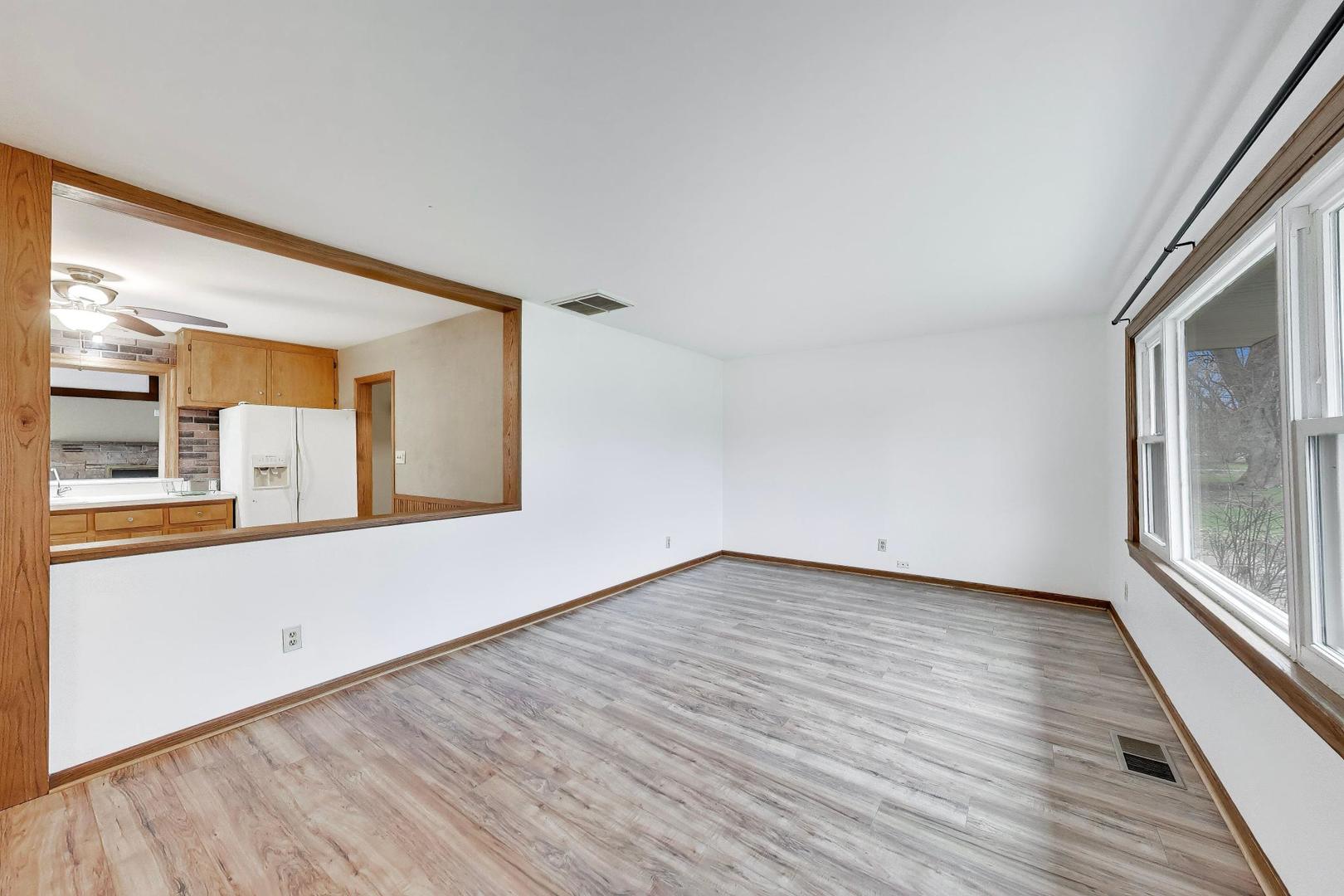 2917 VIRGINIA Avenue, McHenry, IL 60050