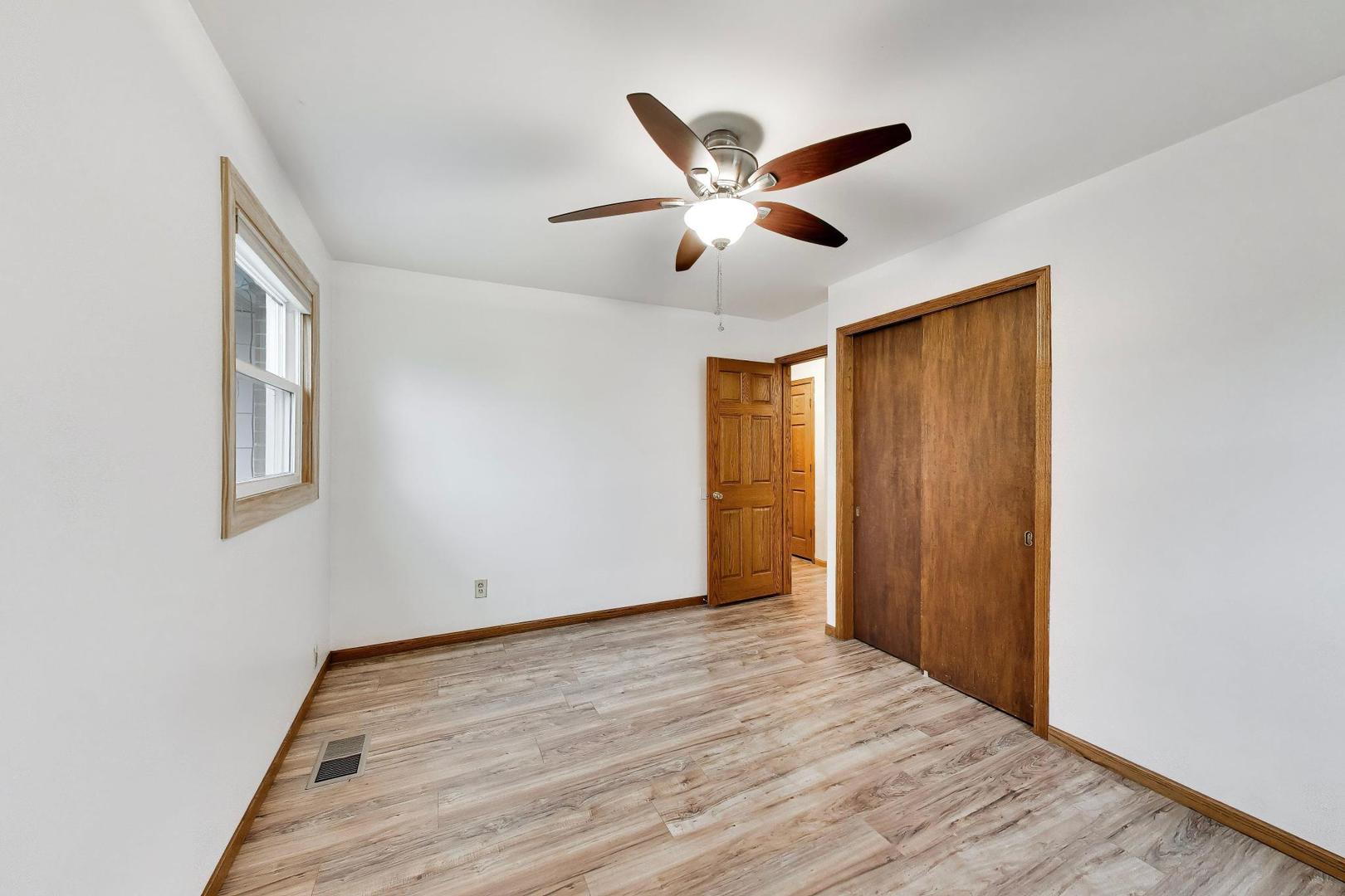 2917 VIRGINIA Avenue, McHenry, IL 60050