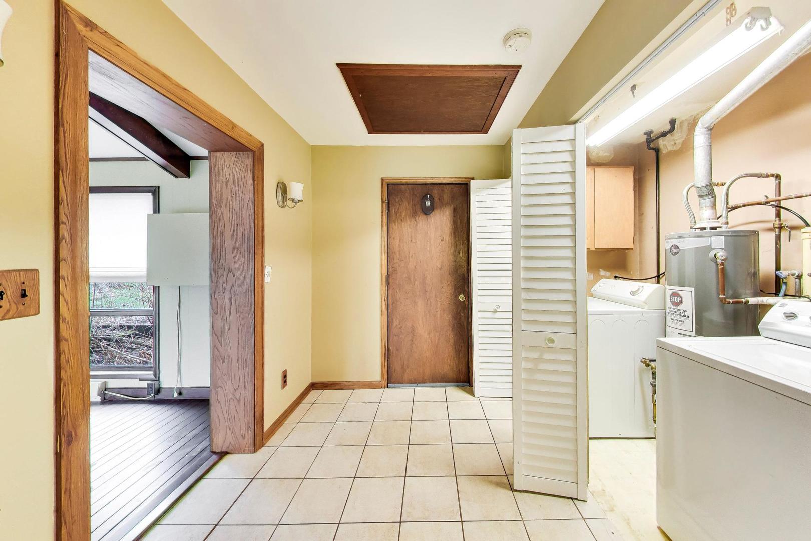 2917 VIRGINIA Avenue, McHenry, IL 60050