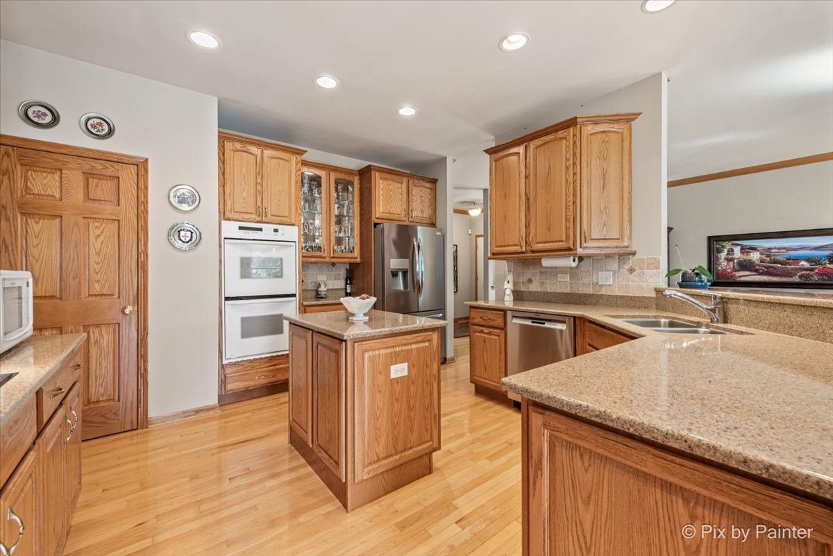 4051 Willow View Drive, Lake In The Hills, IL 60156