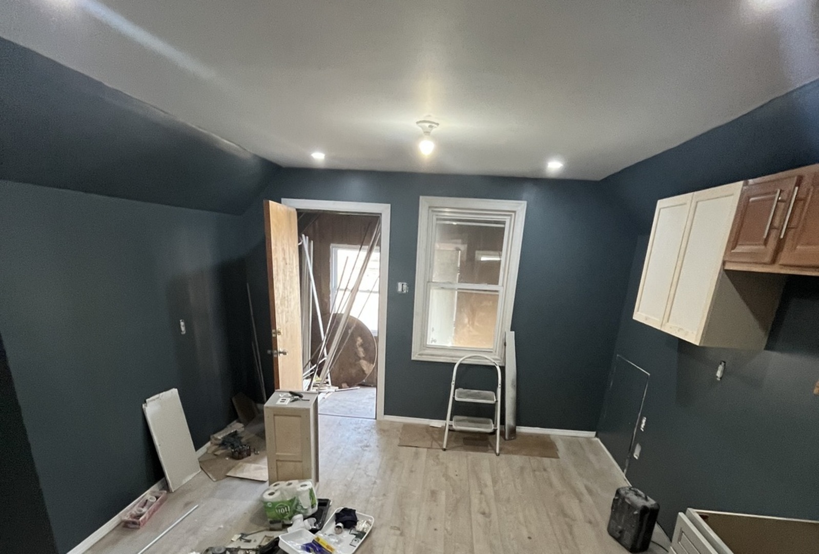 6833 S May Street, Chicago, IL 60621