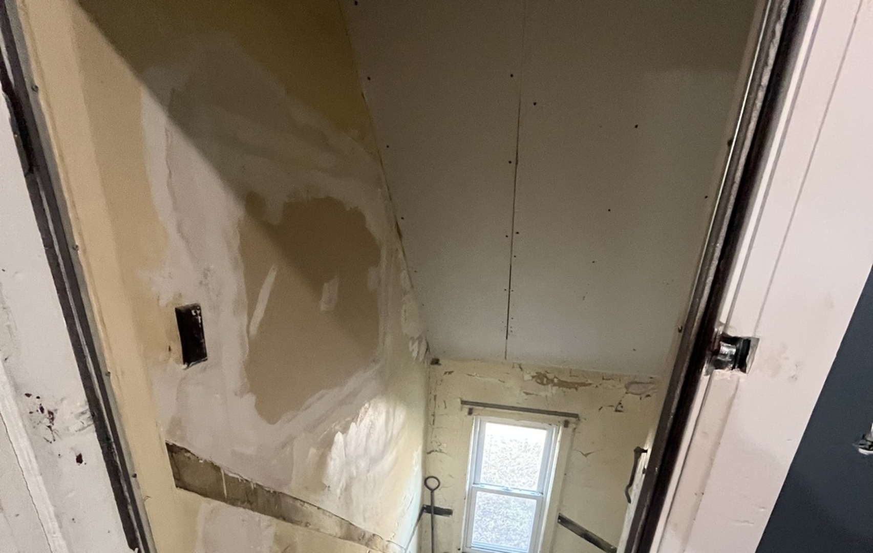 6833 S May Street, Chicago, IL 60621