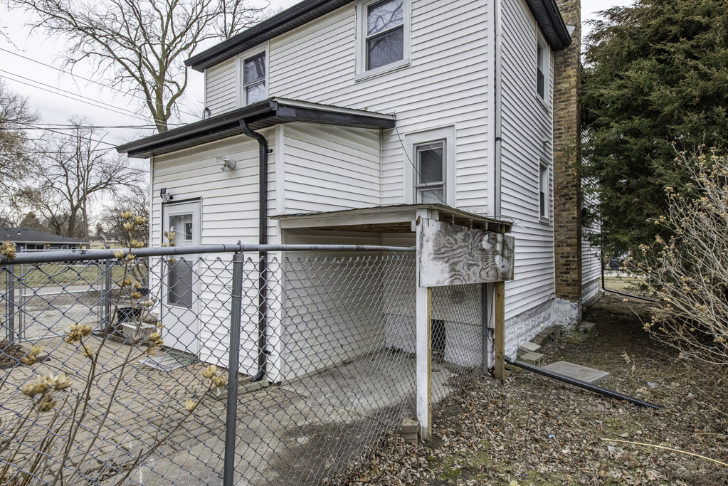 2415 Gilboa Avenue, Zion, IL 60099