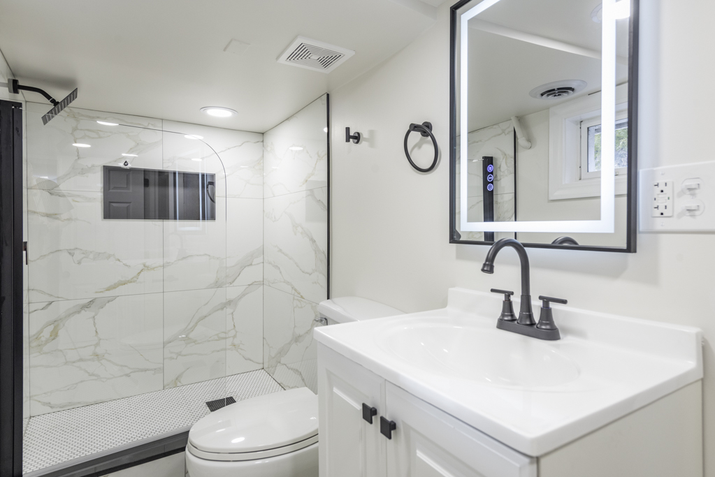 2415 Gilboa Avenue, Zion, IL 60099