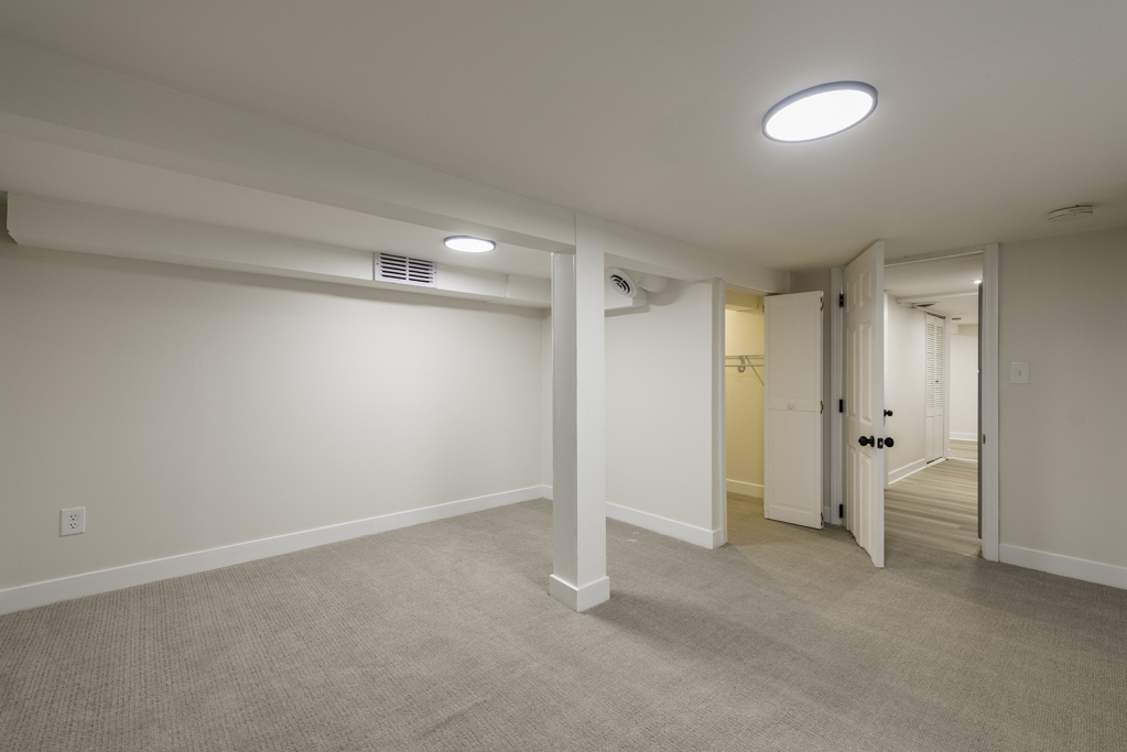 2415 Gilboa Avenue, Zion, IL 60099