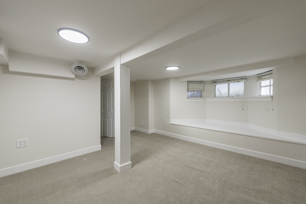 2415 Gilboa Avenue, Zion, IL 60099