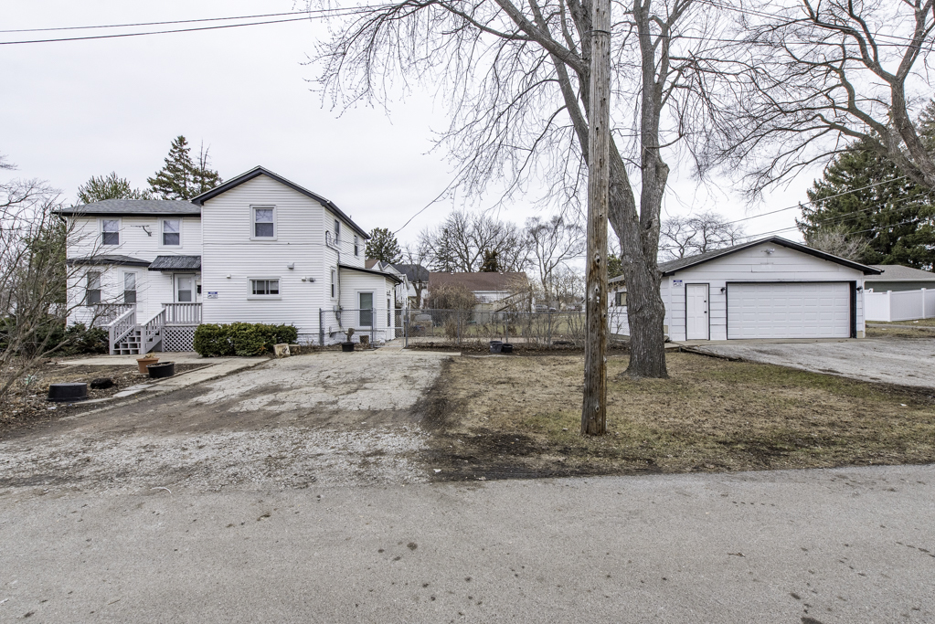 2415 Gilboa Avenue, Zion, IL 60099