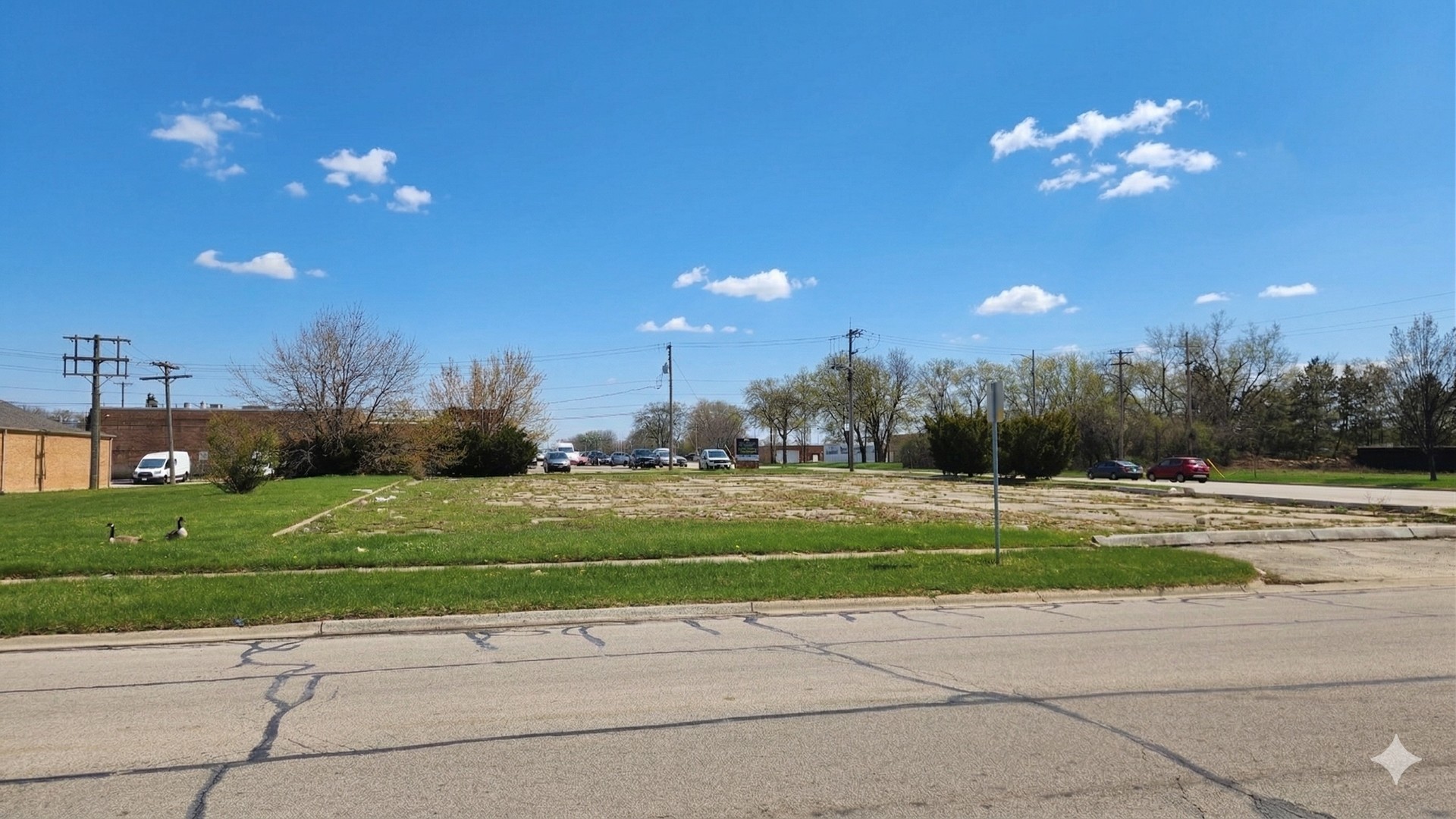 525 S Addison Road, Addison, IL 60101