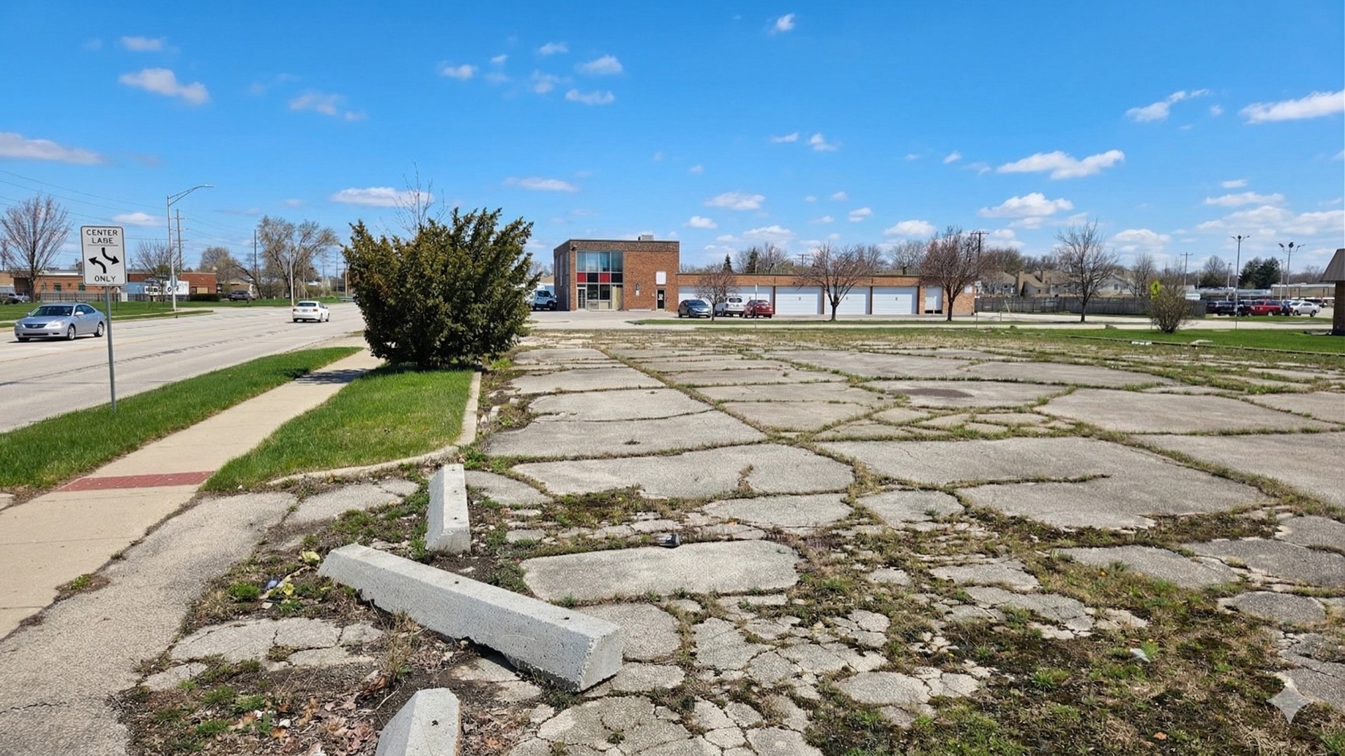 525 S Addison Road, Addison, IL 60101