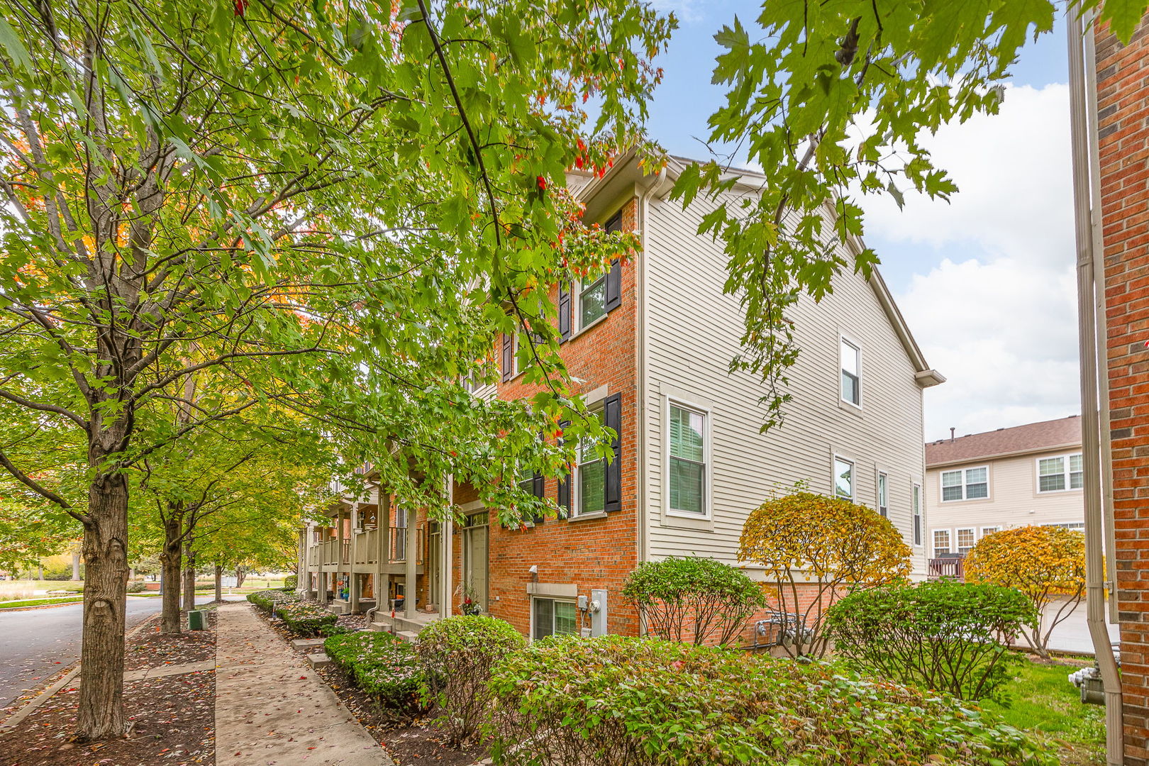 0S053 Lee Court, Winfield, IL 60190