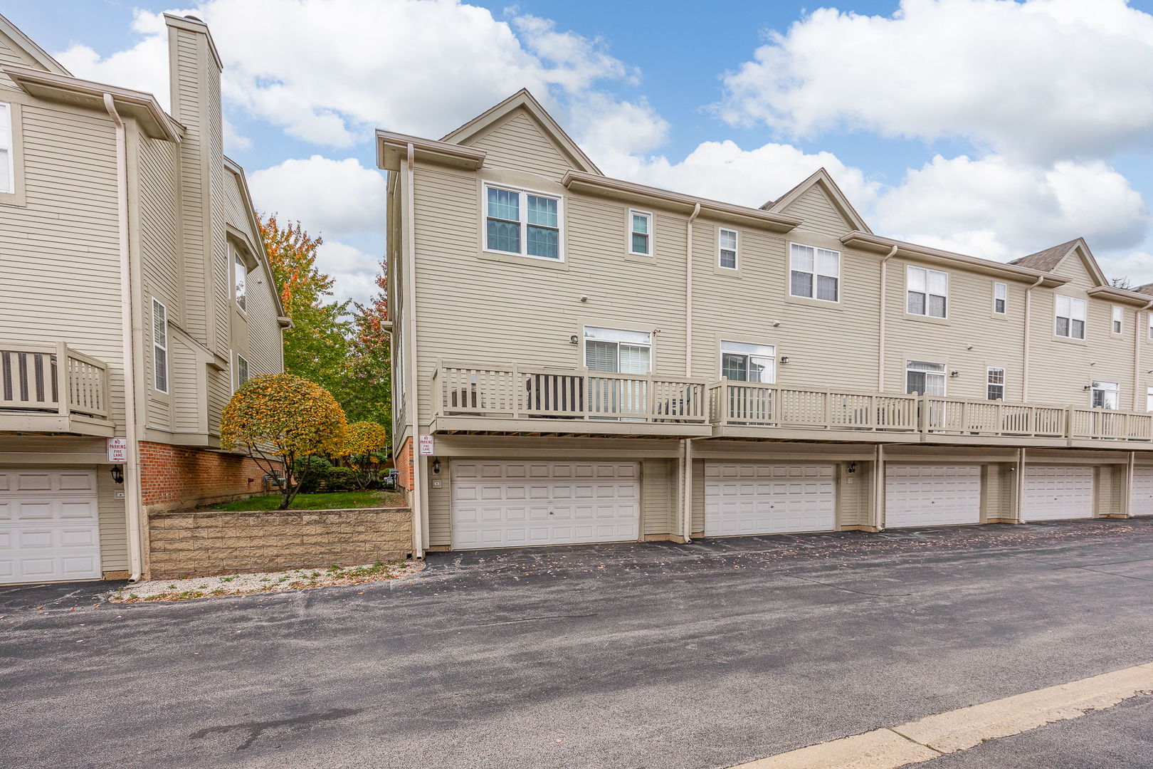 0S053 Lee Court, Winfield, IL 60190