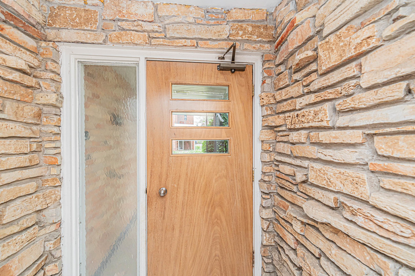 1044 Willson Drive, Des Plaines, IL 60016