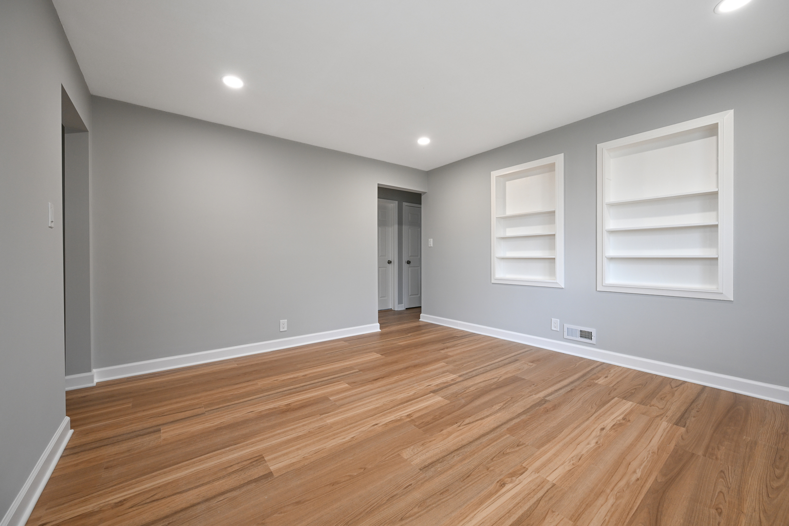 2316 N Hawthorne Avenue, Melrose Park, IL 60164