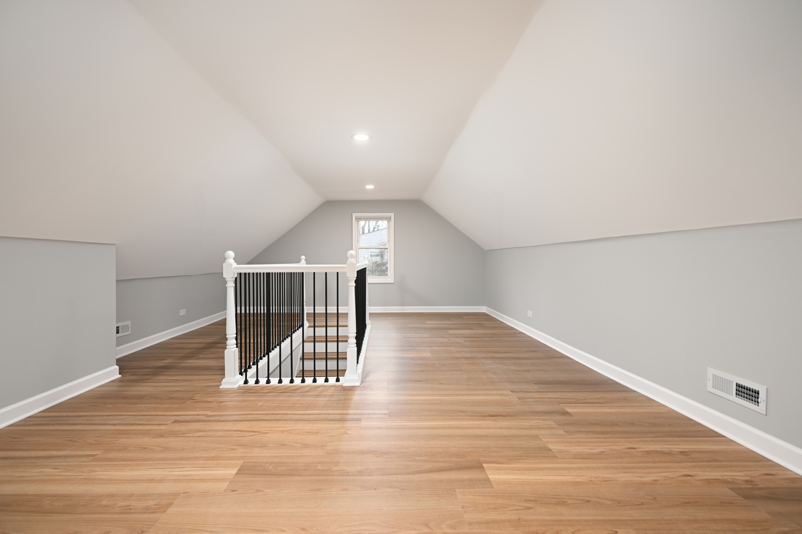 2316 N Hawthorne Avenue, Melrose Park, IL 60164