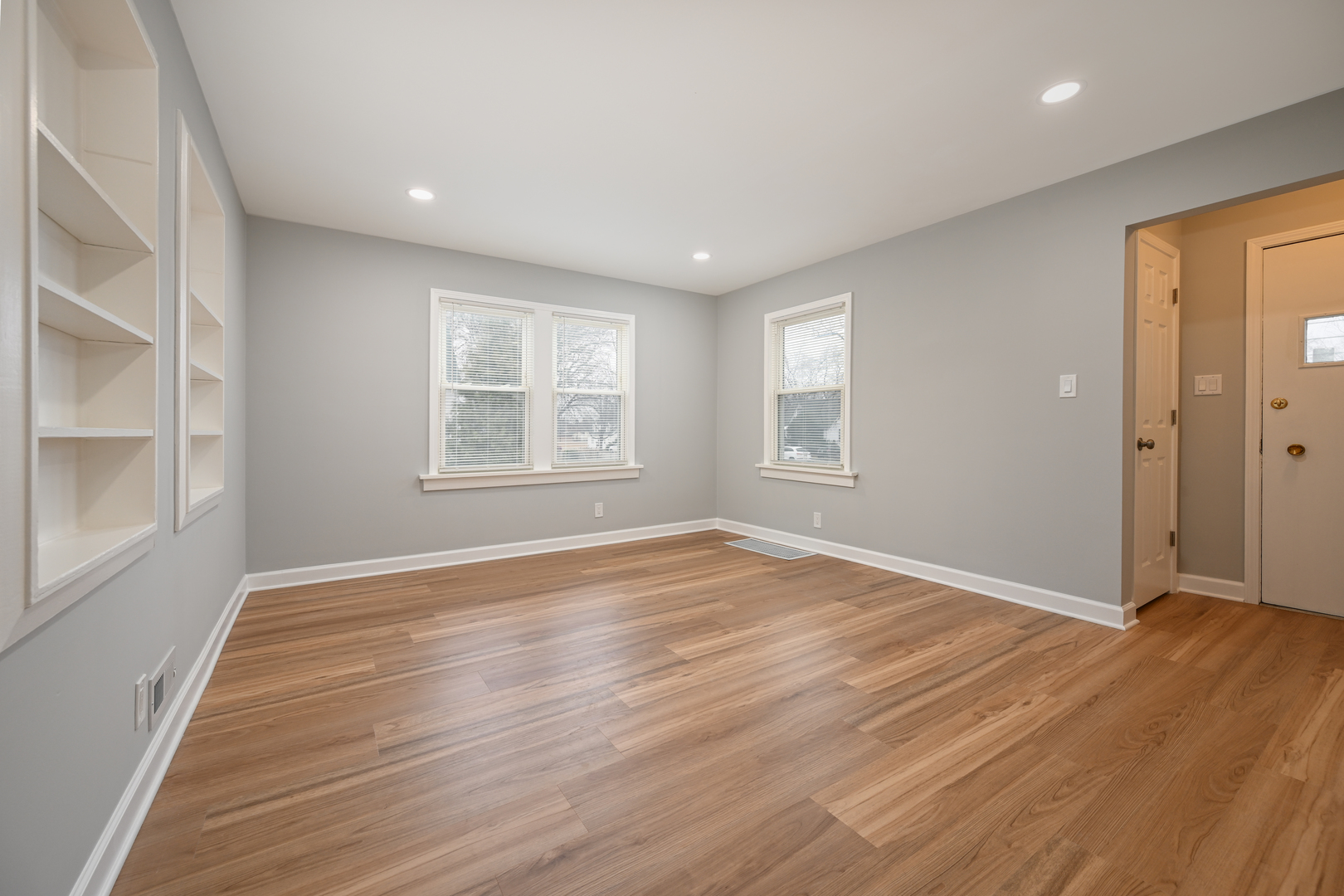 2316 N Hawthorne Avenue, Melrose Park, IL 60164