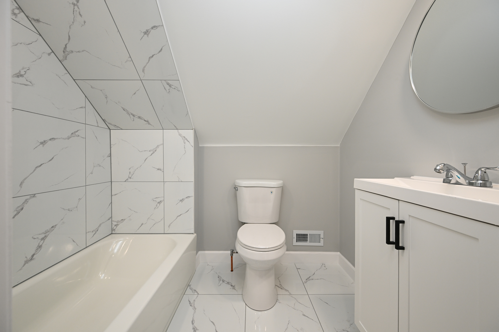 2316 N Hawthorne Avenue, Melrose Park, IL 60164