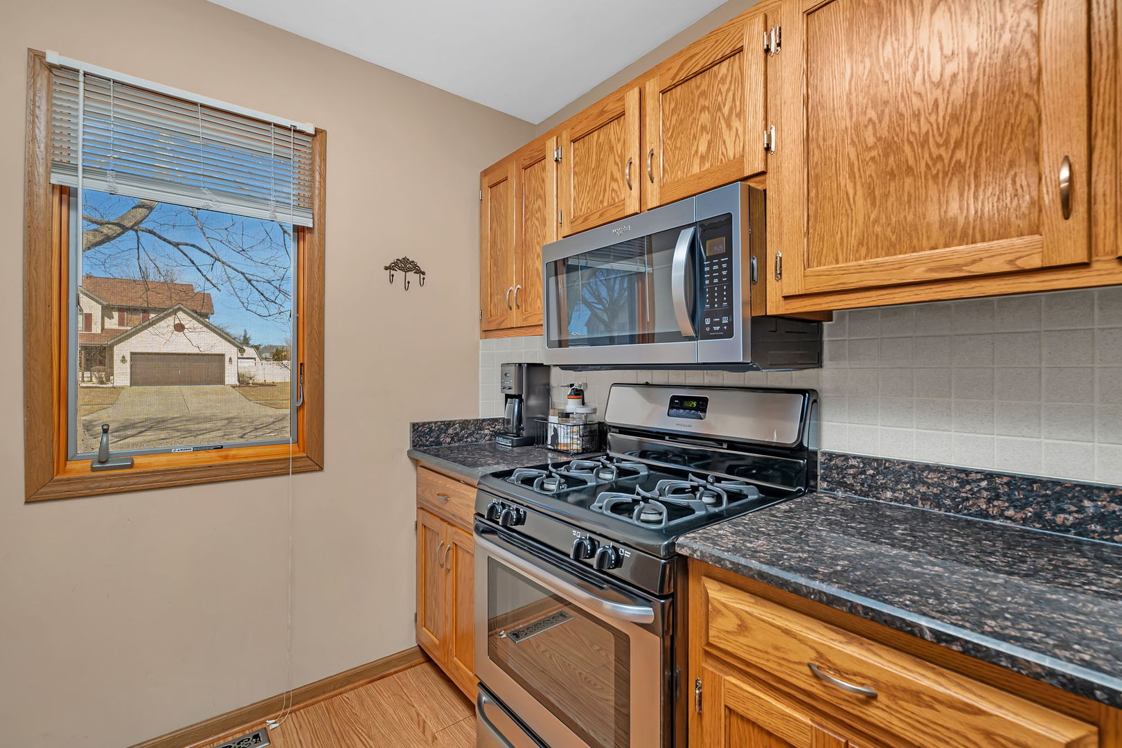 214 Deerpath Drive, Minooka, IL 60447