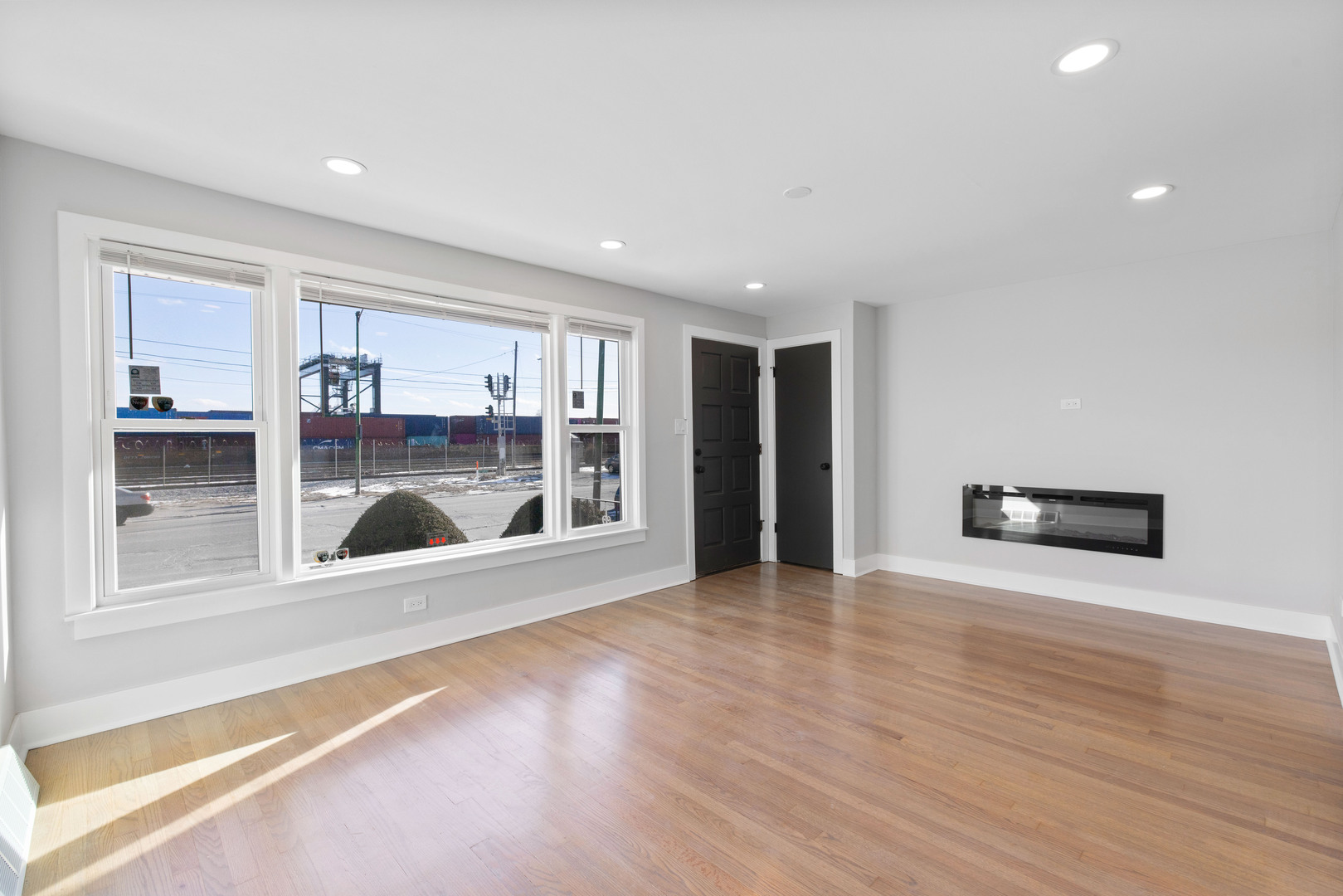 2964 W Columbus Avenue, Chicago, IL 60652