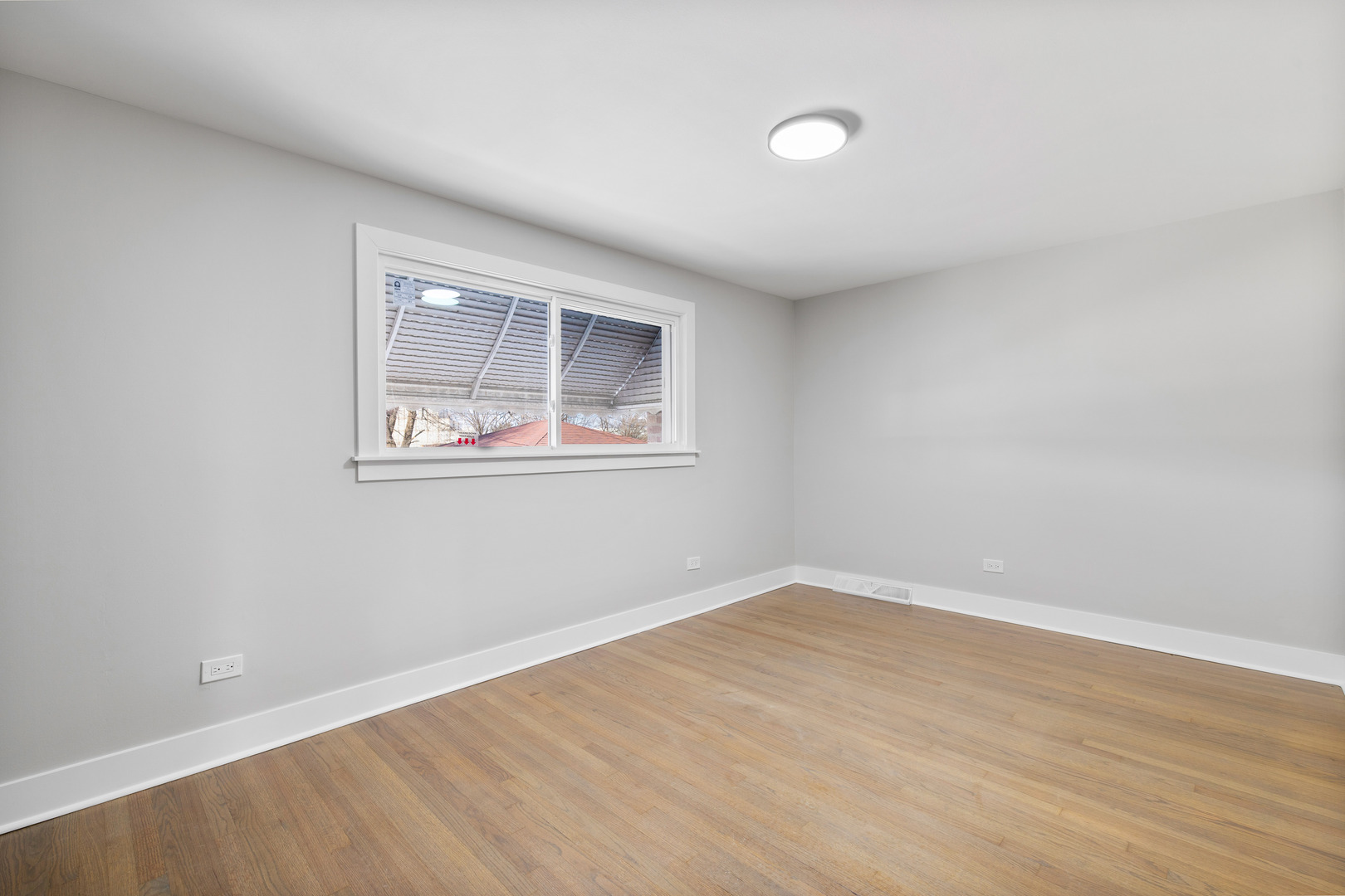 2964 W Columbus Avenue, Chicago, IL 60652