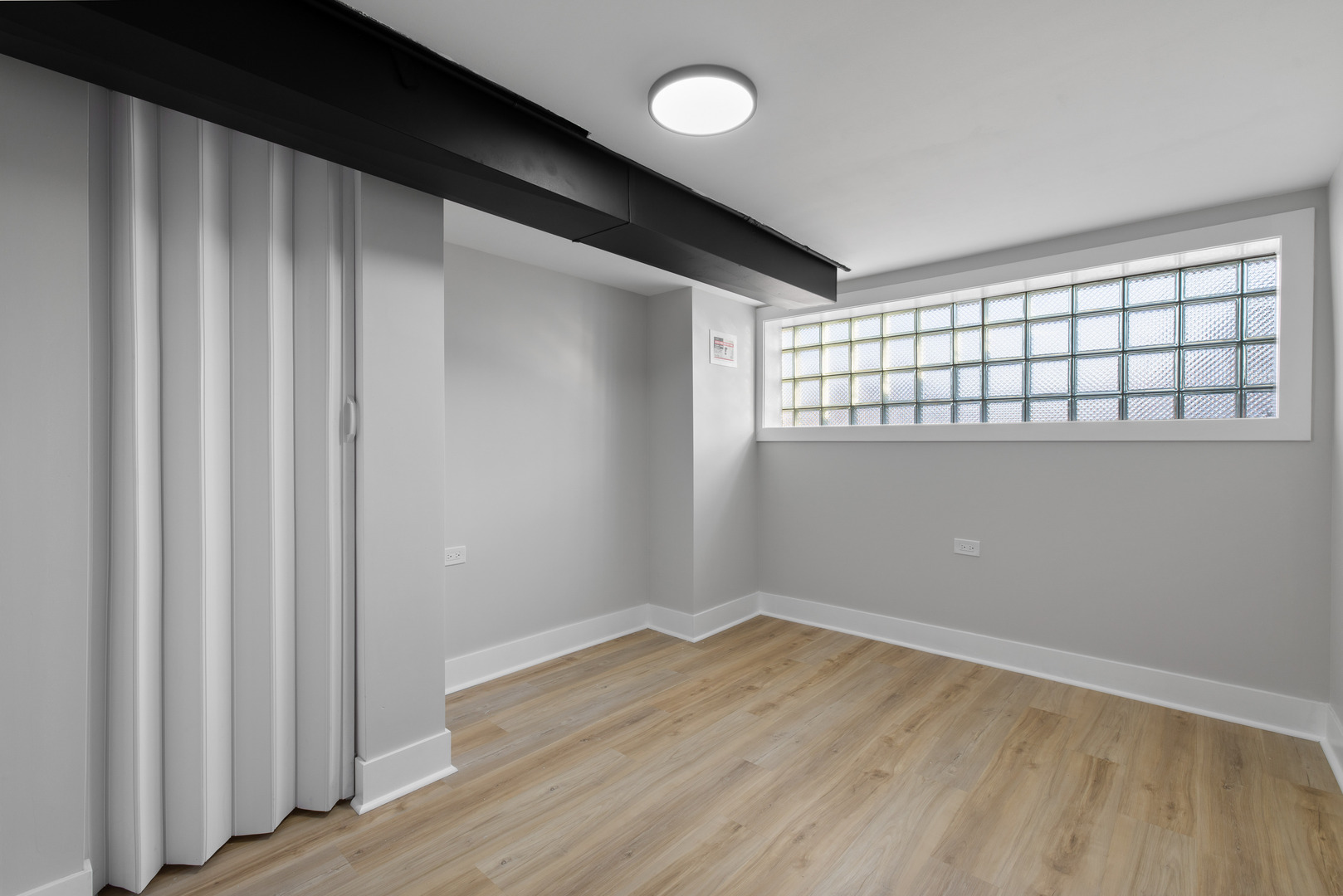 2964 W Columbus Avenue, Chicago, IL 60652