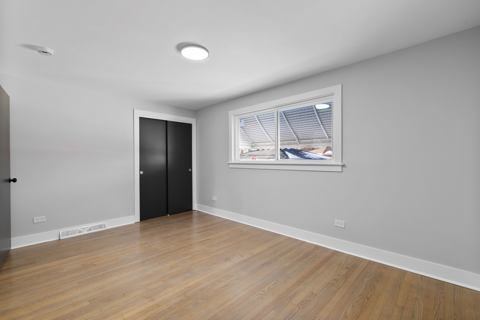 2964 W Columbus Avenue, Chicago, IL 60652