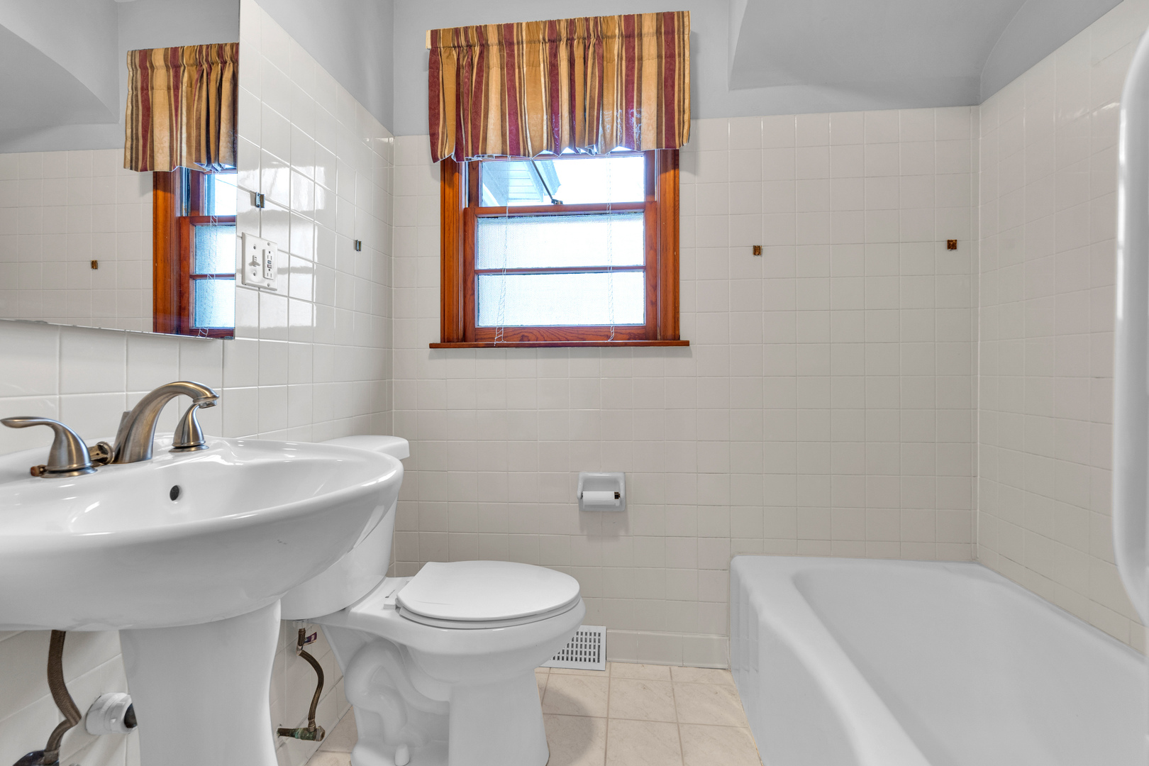 1760 E 158th Street, South Holland, IL 60473