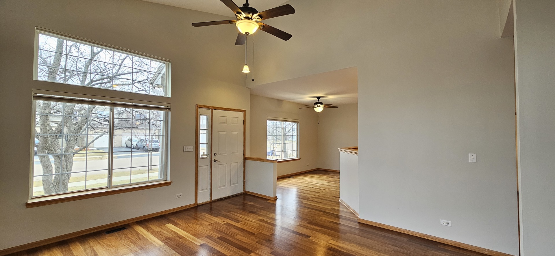 1036 Woodview Court #1036, Aurora, IL 60502