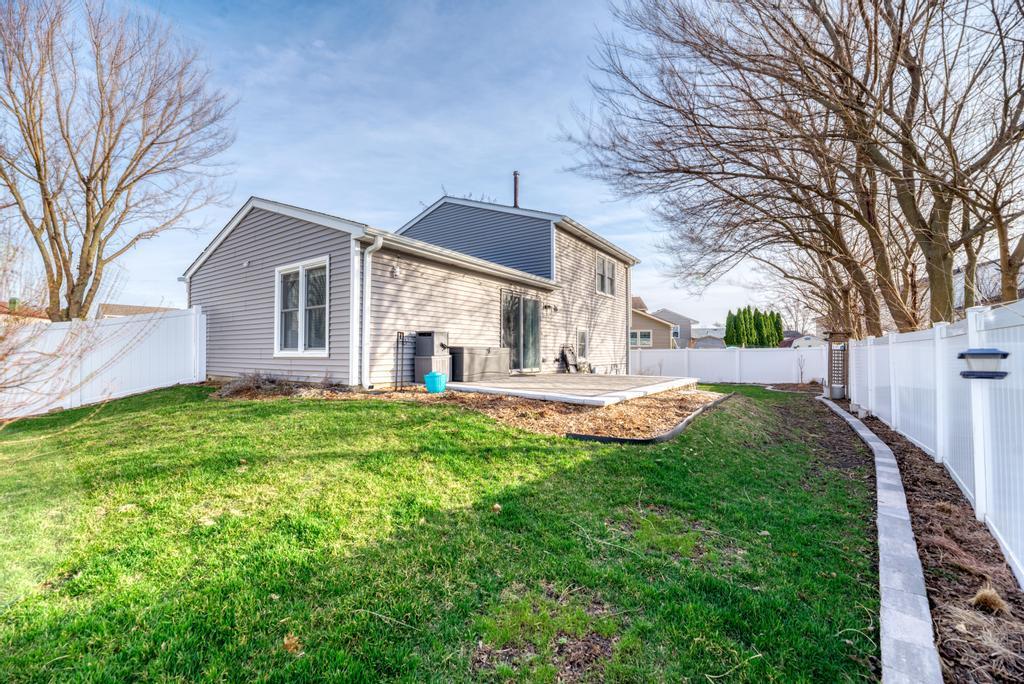 1754 Hemlock Drive, Glendale Heights, IL 60139