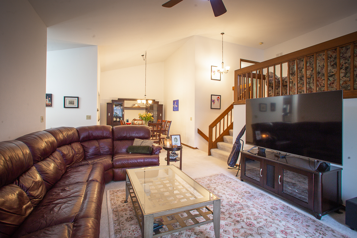 238 Royal Lane, Bloomingdale, IL 60108