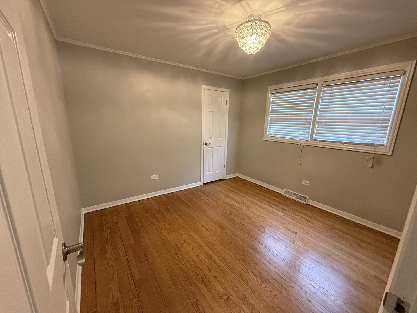 10348 S Rhodes Avenue, Chicago, IL 60628