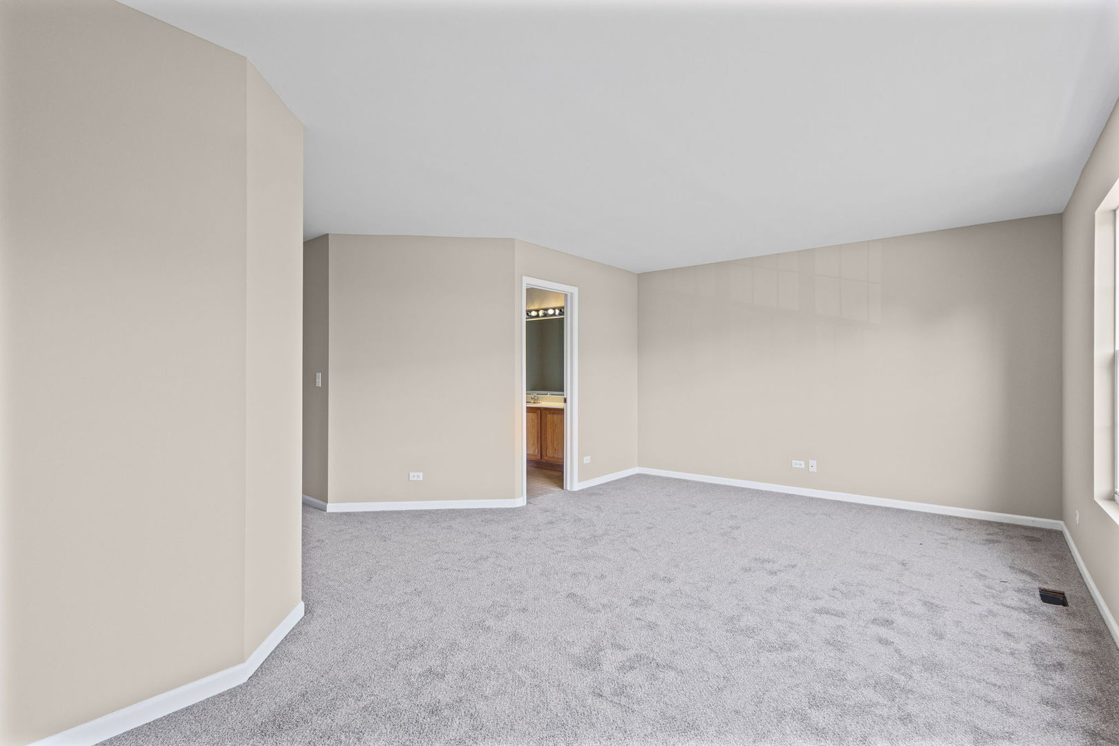 535 N Red Deer Road #535, Round Lake, IL 60073