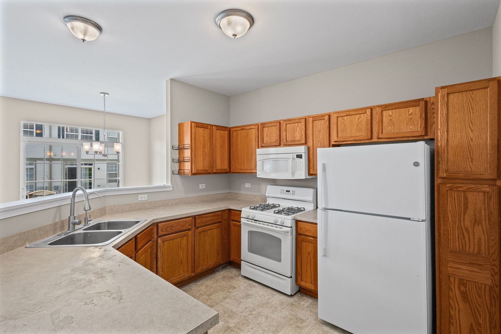 535 N Red Deer Road #535, Round Lake, IL 60073