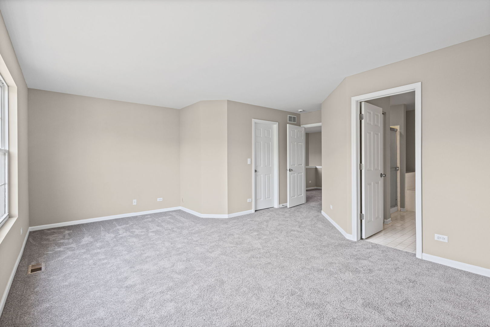 535 N Red Deer Road #535, Round Lake, IL 60073
