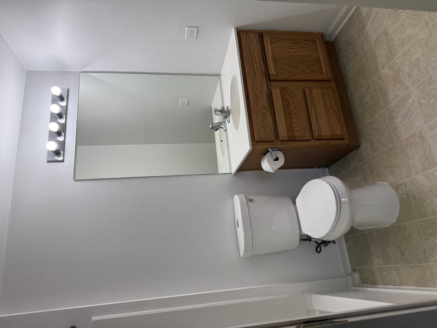 111 W Chatham Lane, Round Lake, IL 60073