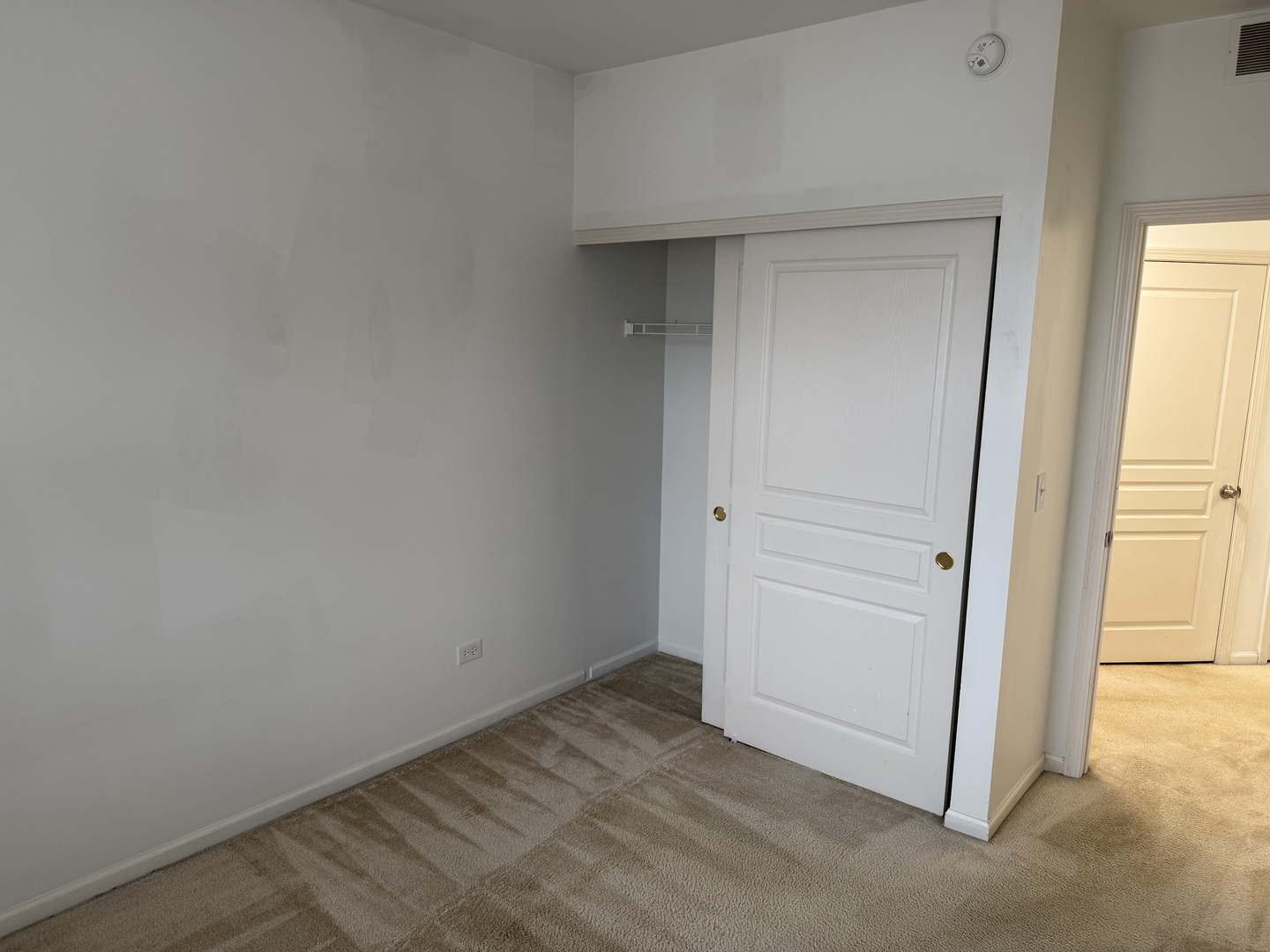 111 W Chatham Lane, Round Lake, IL 60073