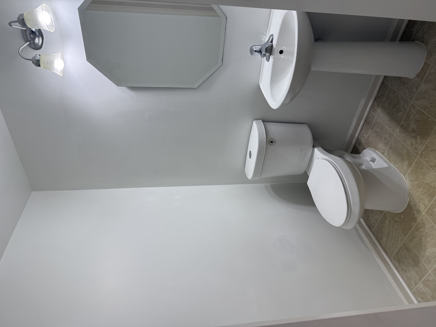 111 W Chatham Lane, Round Lake, IL 60073