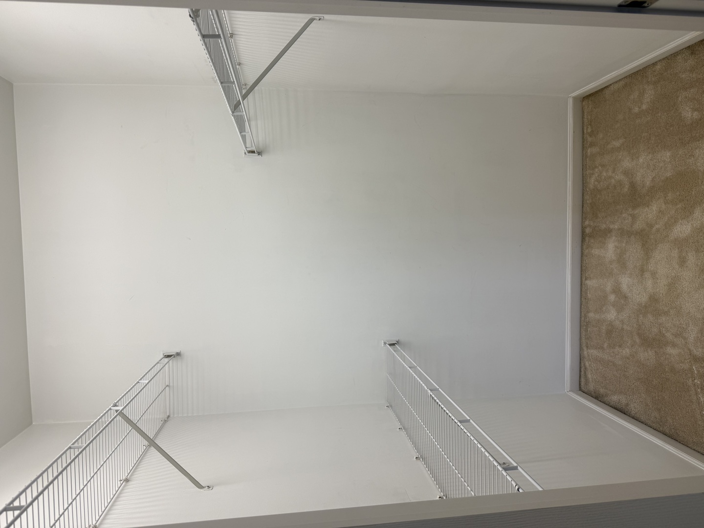 111 W Chatham Lane, Round Lake, IL 60073