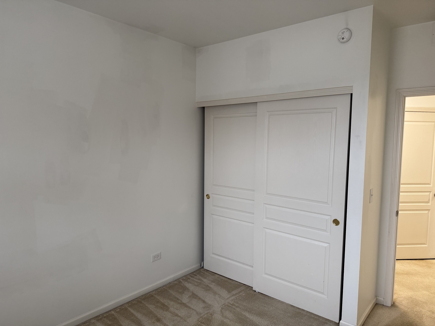 111 W Chatham Lane, Round Lake, IL 60073