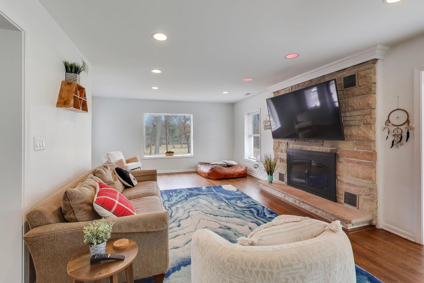 1127 Timber Trails Road, Downers Grove, IL 60516